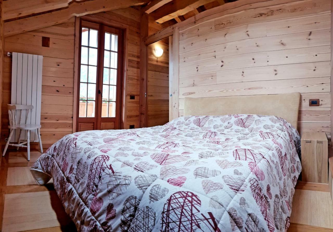 Вилла Casa Vacanza In Tipico Chalet Di Montagna Варцо Экстерьер фото