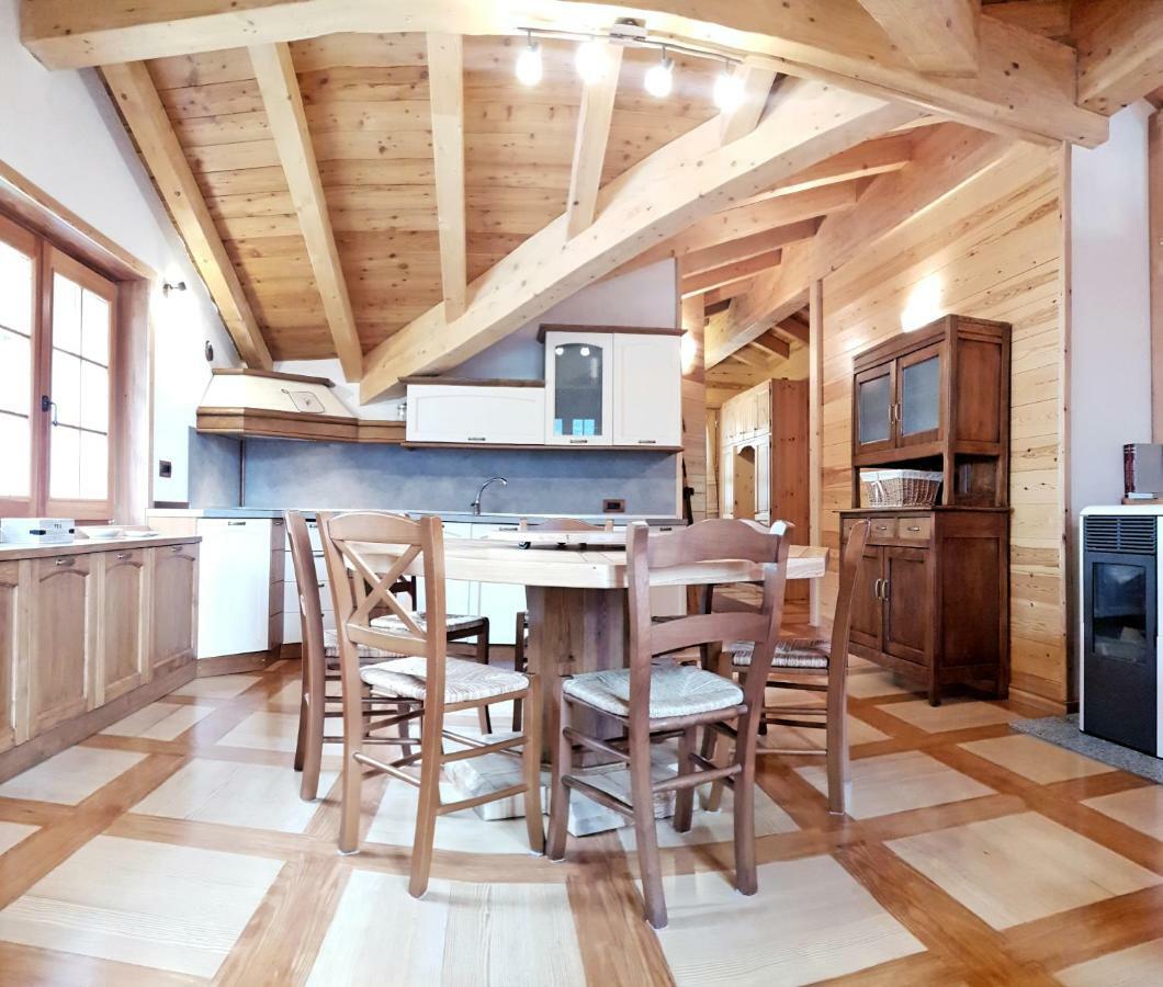 Вилла Casa Vacanza In Tipico Chalet Di Montagna Варцо Экстерьер фото